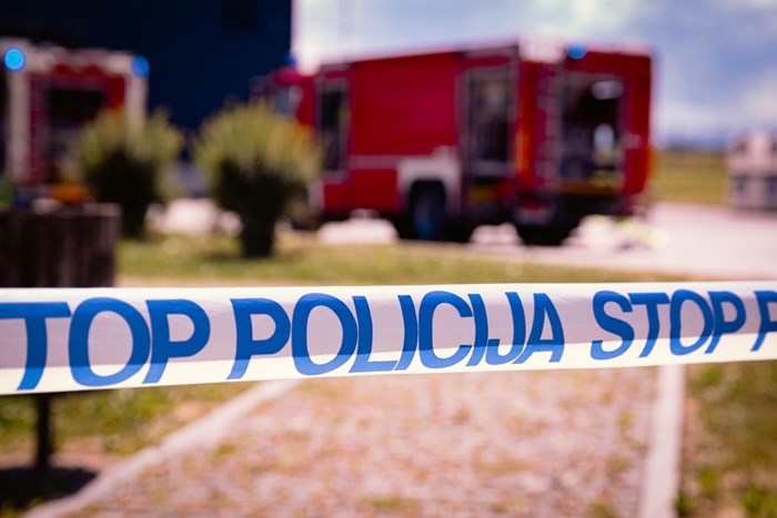 Požar na kući pretvorio se u borbu za život – jedna osoba hospitalizirana
